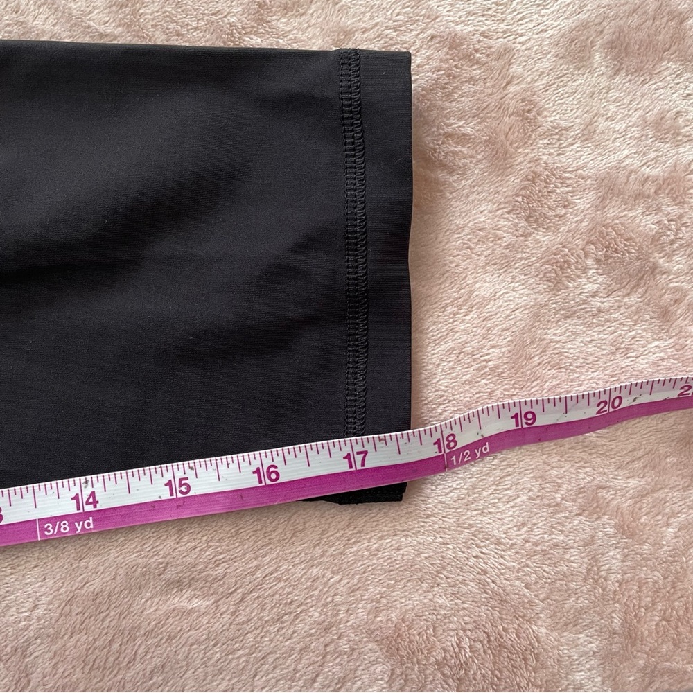 Lululemon crop leggings size 6 - Picture 10 of 11
